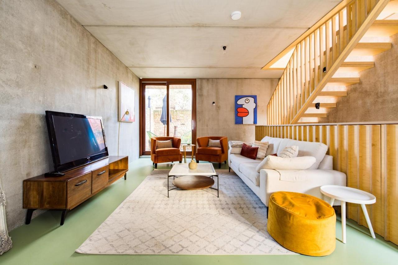 The Victoria Park Sanctuary - Stunning 2Bdr Flat Lejlighed London Eksteriør billede